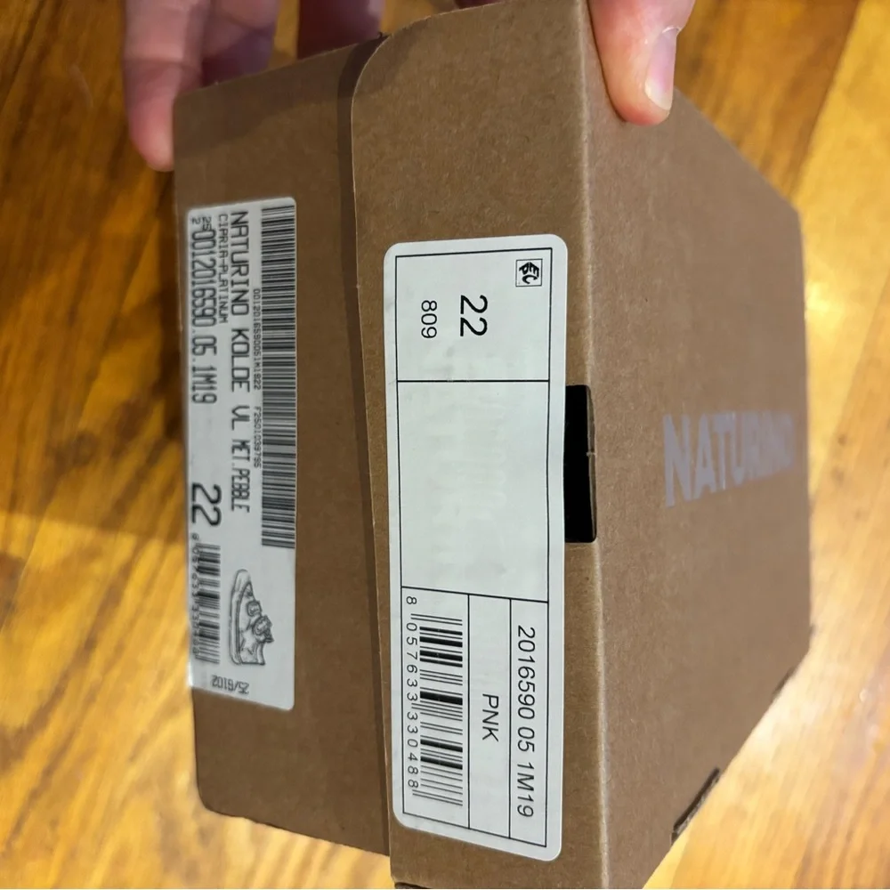 NATURINO KOLDE LEATHER/SUEDE SNEAKERS SIZE 22